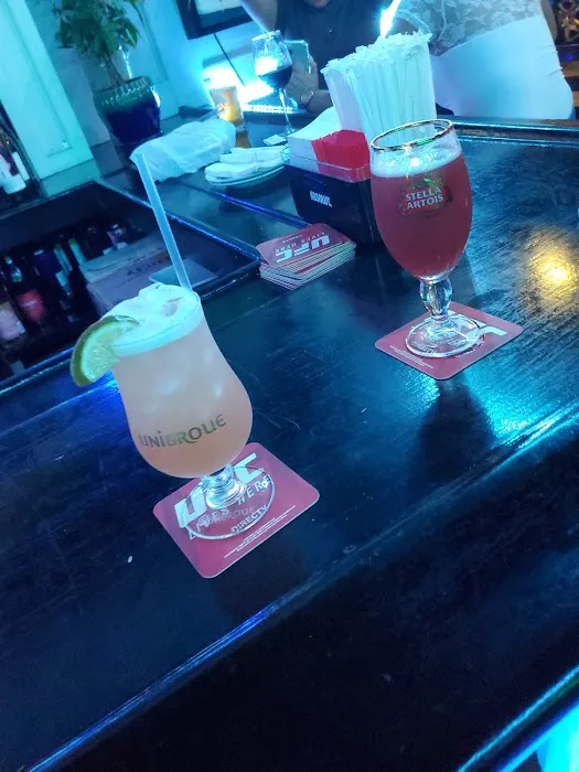 Alex Lounge Bar & Grill Picture 9