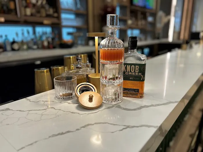 Mix Cocktail Bar & Kitchen Picture 1