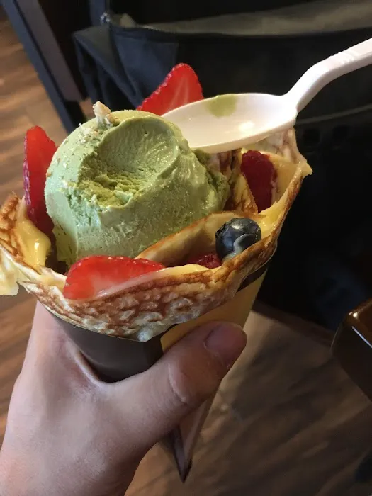 T-swirl Crepe - White Plains Picture 6