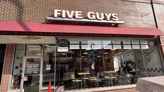 Five Guys Picture 4