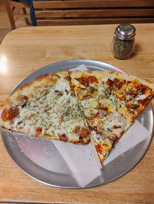 Mario's Pizza Restaurant Picture 4