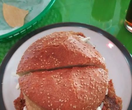 Robertos Grill Cafe