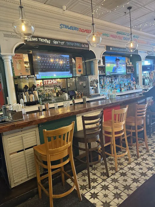Cantina Taco & Tequila Bar Picture 5