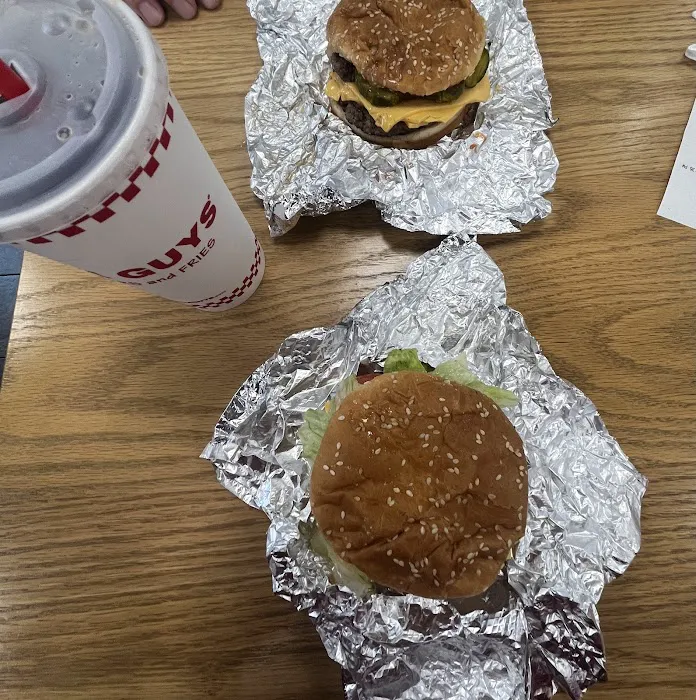 Five Guys Picture 4