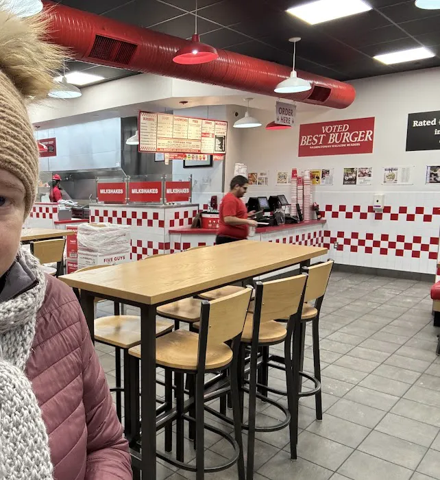 Five Guys Picture 10