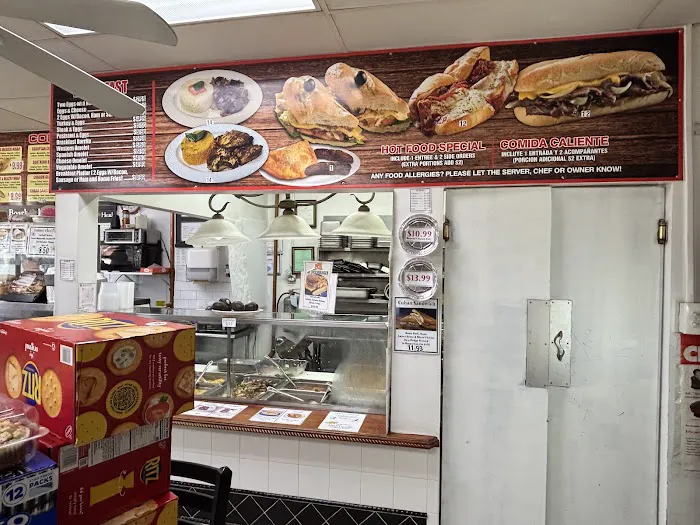 Maple Corner Deli Picture 9