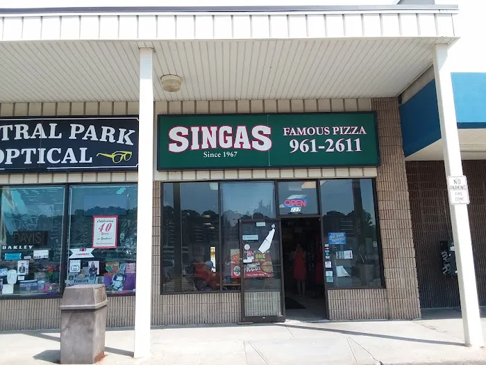 Singas Famous Pizza Picture 6