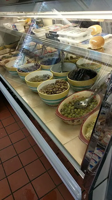 Mona Lisa Salumeria Picture 10