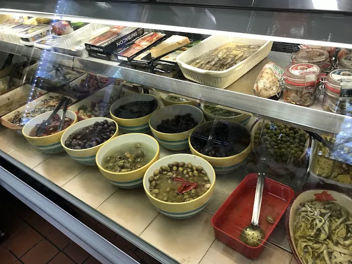 Mona Lisa Salumeria Picture 4