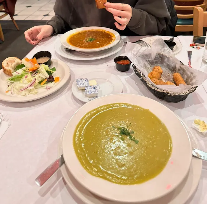 VILLAGGIO'S ITALIANO RESTAURANT Picture 1