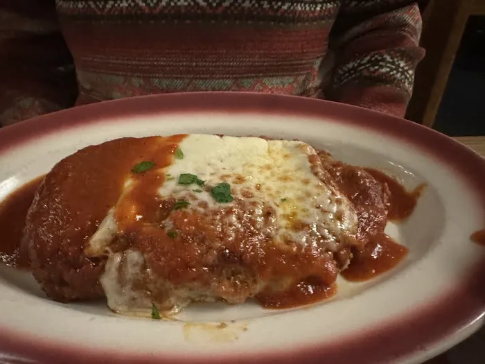 La Manda’s Restaurant Picture 1