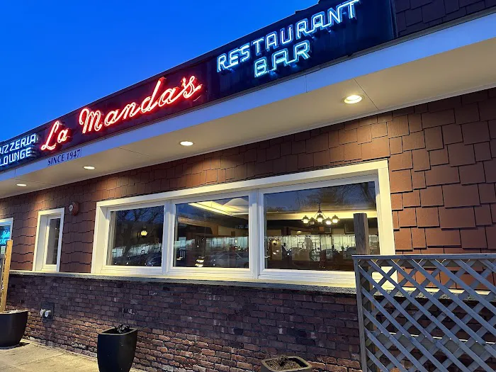 La Manda’s Restaurant Picture 2