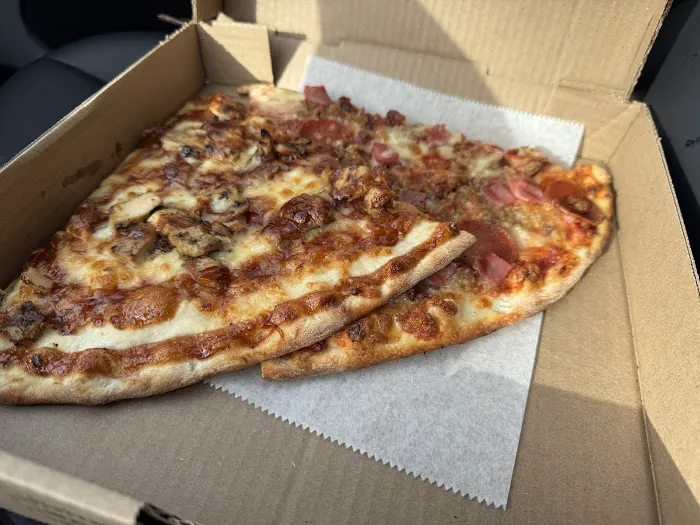 Planet Pizza Picture 1