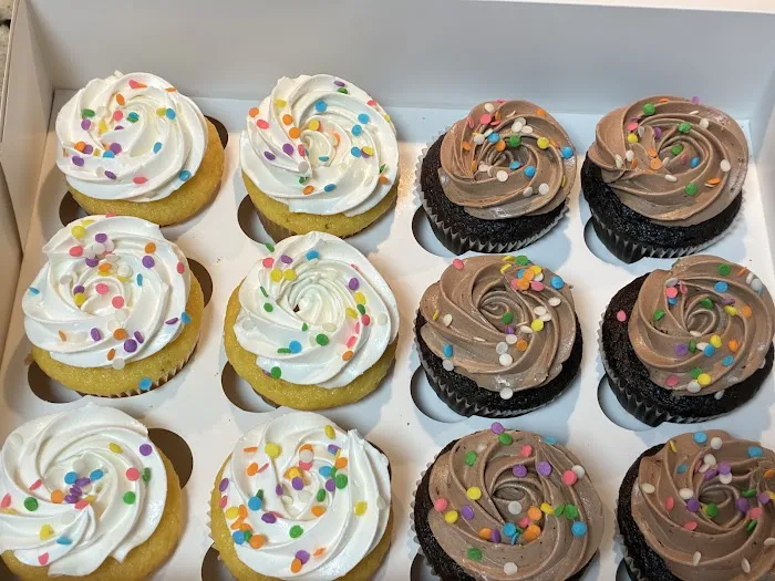 Amy’s Custom Cupcakes ( NOT A STORE FRONT) Picture 6