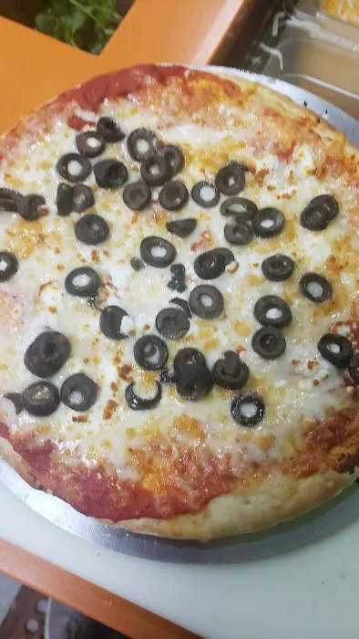 J-Joe kosher pizza & berrylicious Picture 2