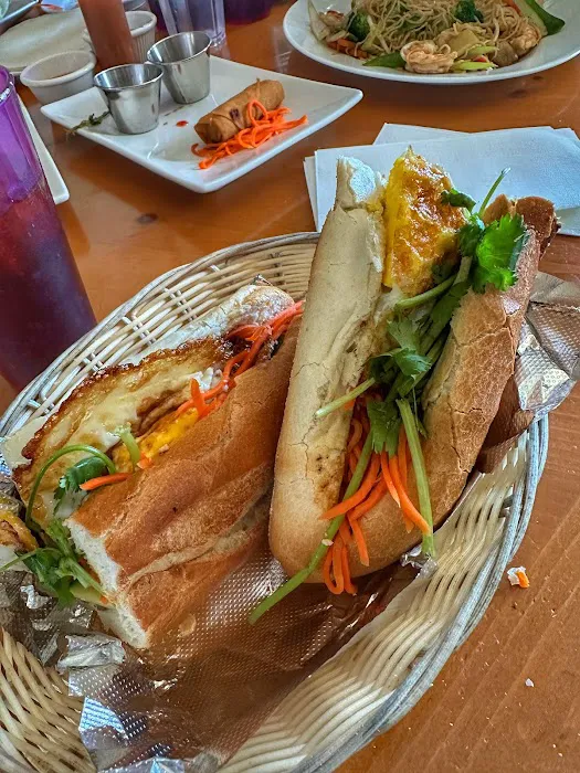Little Vietnam Bar & Grill Picture 8