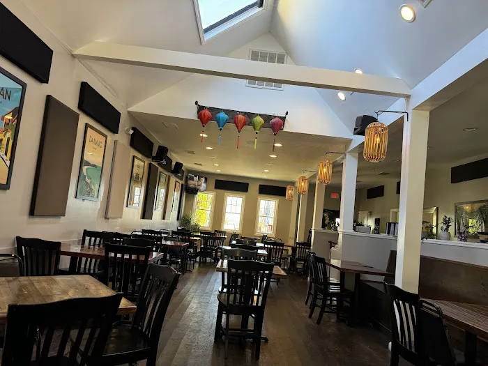 Little Vietnam Bar & Grill Picture 3