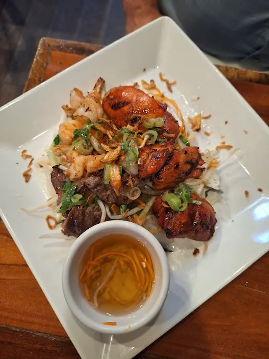 Little Vietnam Bar & Grill Picture 5