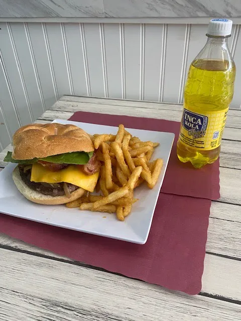 Drake 25 Restaurant & Deli Picture 4