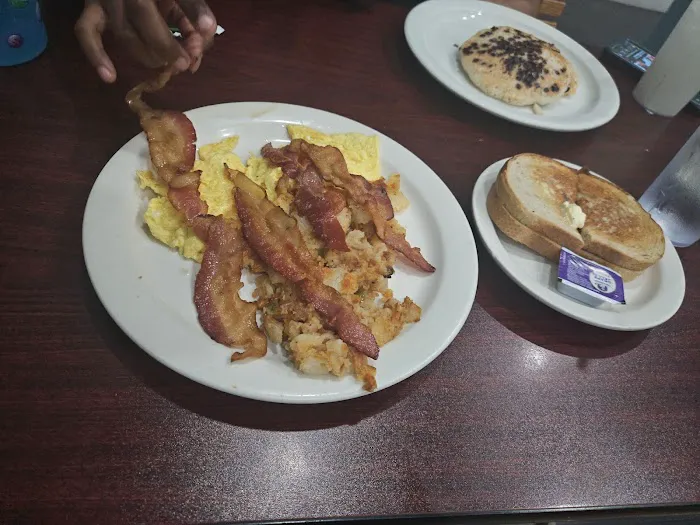 Shore Road Diner Picture 9