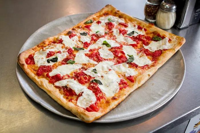 Leonardo’s Pizzeria & Restaurant Picture 8