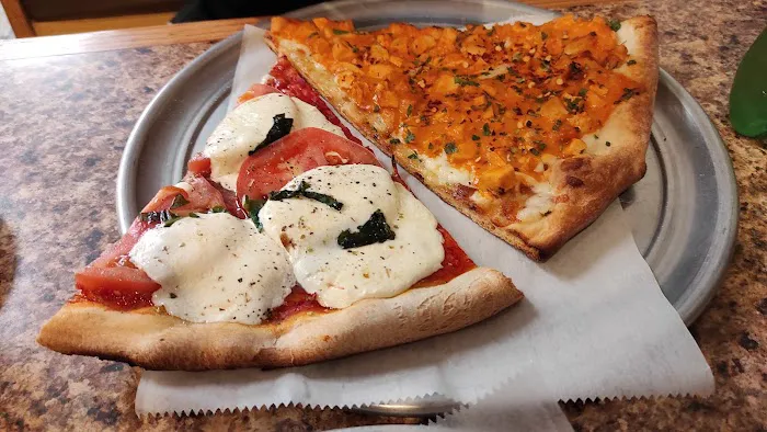 Leonardo’s Pizzeria & Restaurant Picture 10
