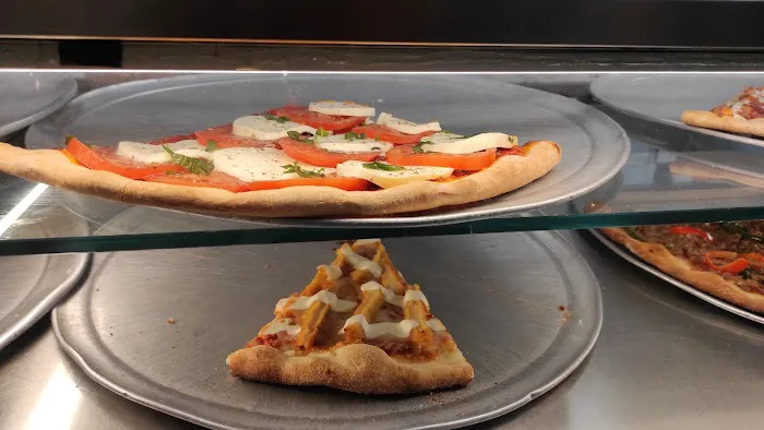Leonardo’s Pizzeria & Restaurant Picture 7