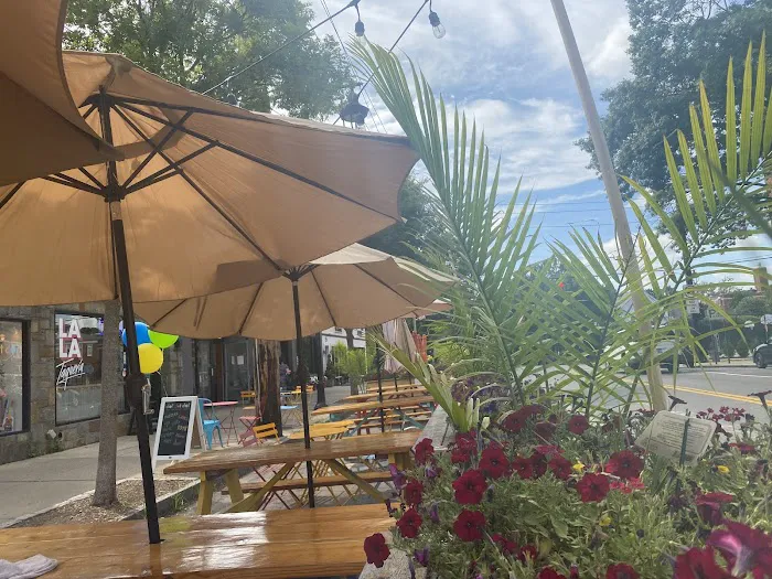La La Taqueria Picture 6