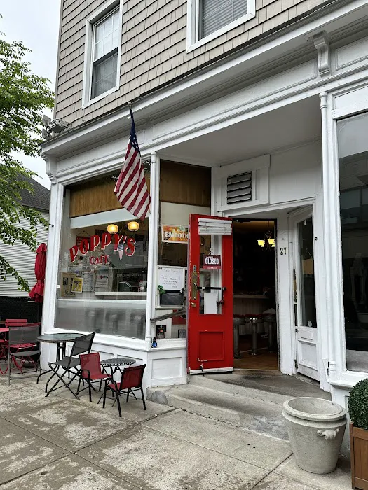 Poppy's Cafe Picture 3