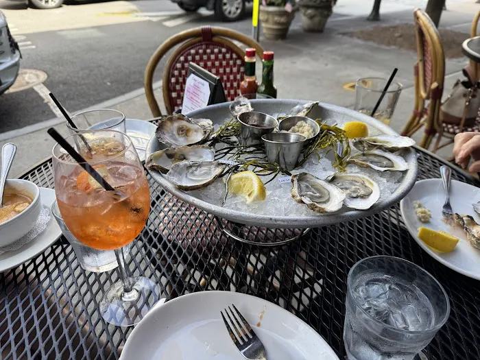 Ruby's Oyster Bar & Bistro Picture 4
