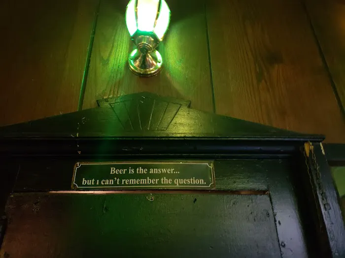 Lennon's Pub Picture 4