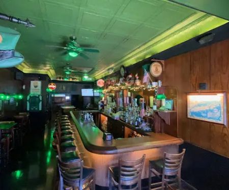 Lennon's Pub