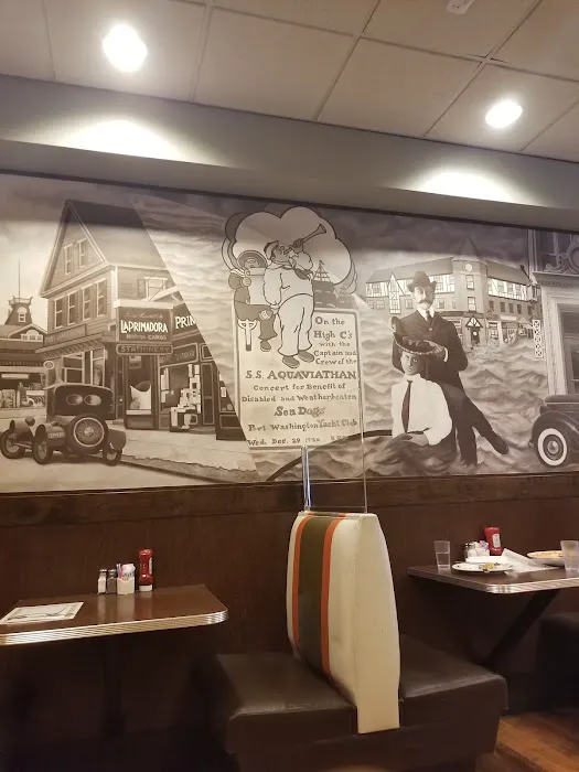 Port Washington Diner Picture 6