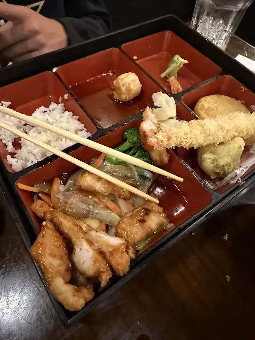 Aki Sushi & Asian Fusion Picture 4