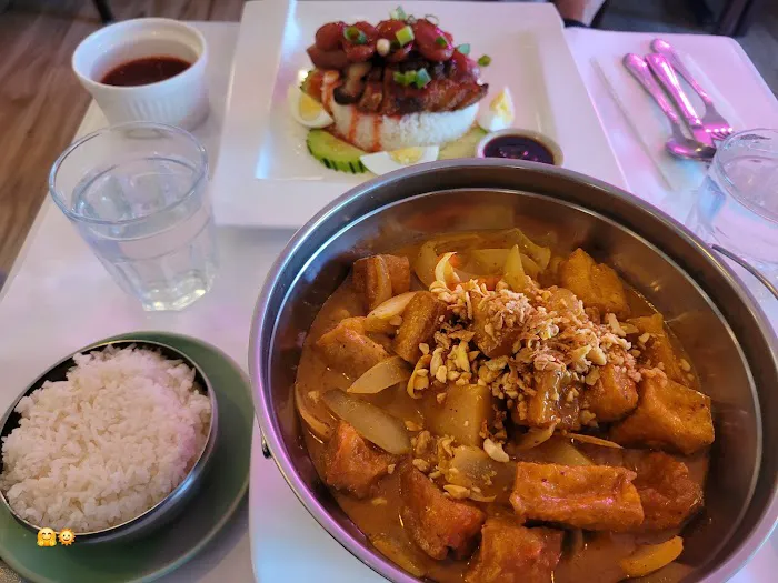 Chada Thai Bistro (Port Washington) Picture 3