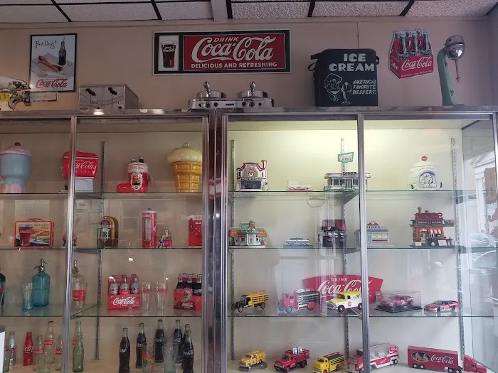 Henry's Confectionery Picture 5