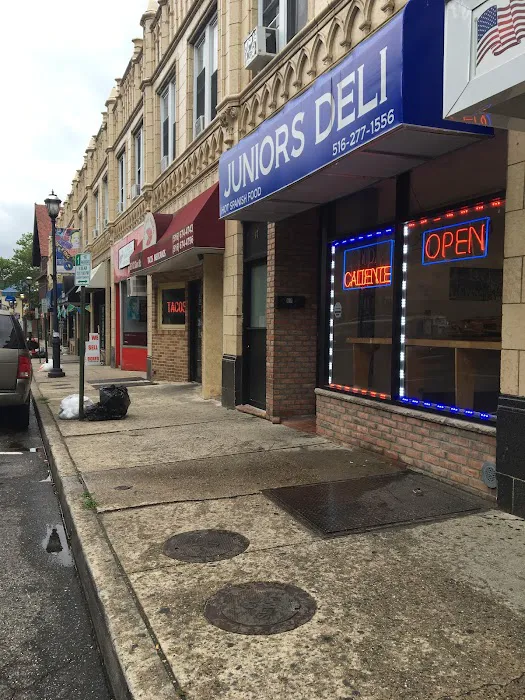 Juniors Deli Picture 7