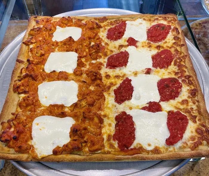 La Famiglia Pizzeria & Restaurant Picture 5