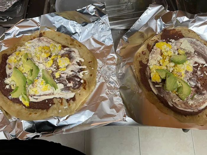 Los Potrillos Deli Picture 5