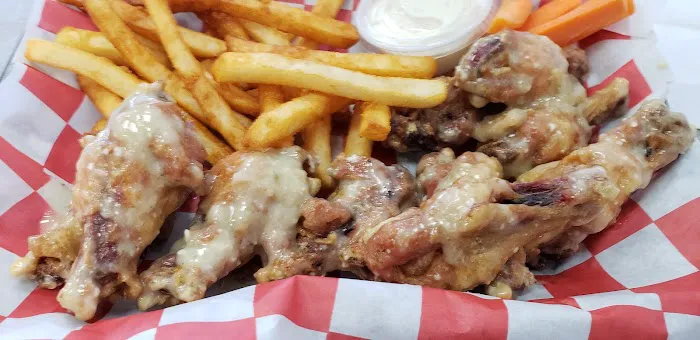 Wings Plus Deli Picture 3