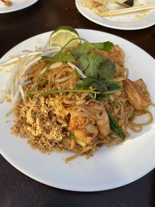 Sweet Mandarin Asian Bistro Picture 4