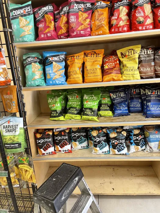 N & J Deli Grocery Picture 4