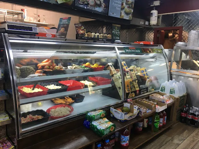 Royal Market and Deli Picture 3