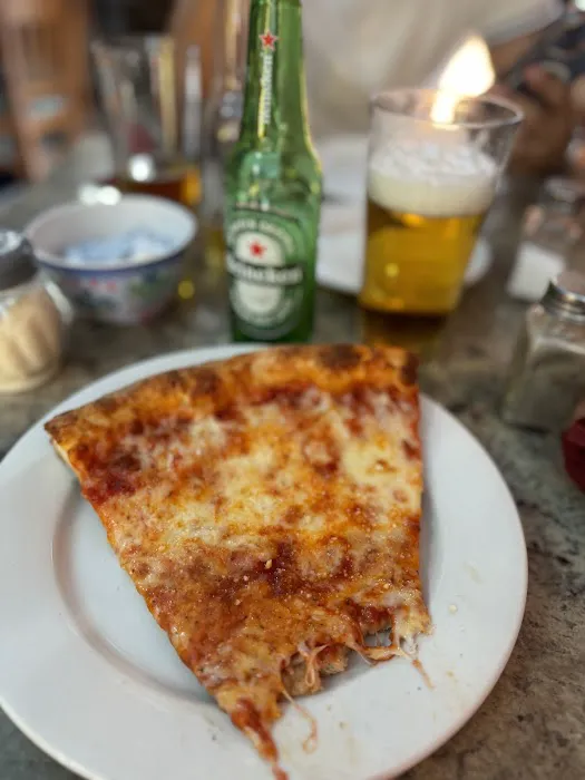 A & V Pizzeria Picture 2