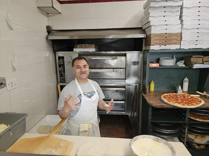 A & V Pizzeria Picture 5