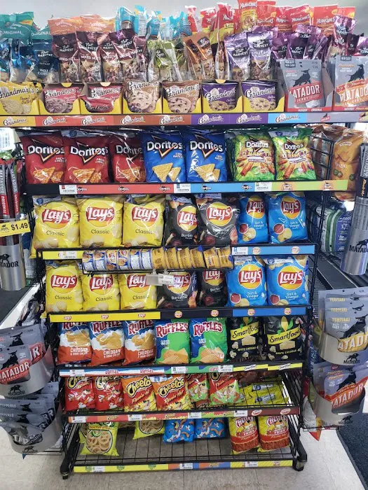 N & L liriano Grocery store Picture 2