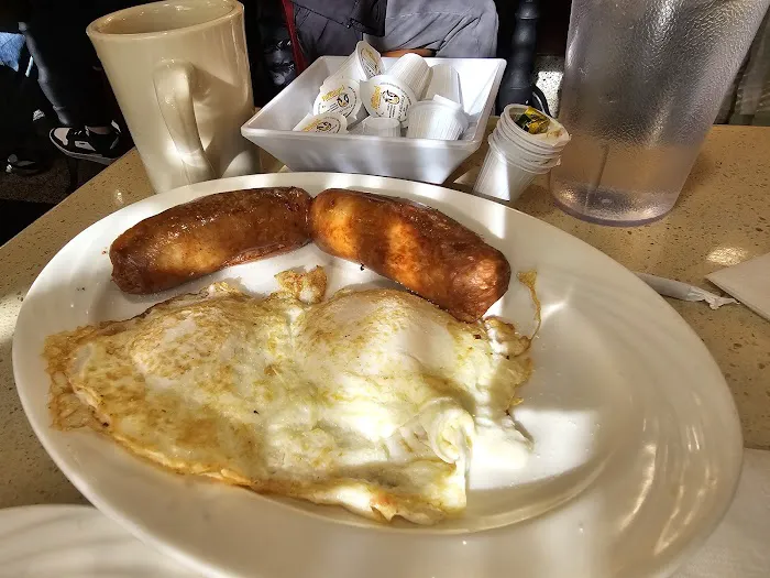 Seven Brothers Diner Picture 4