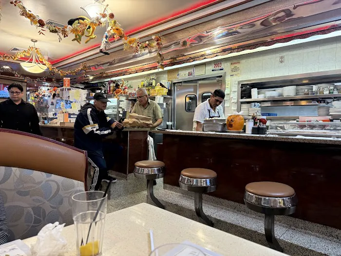 Seven Brothers Diner Picture 2