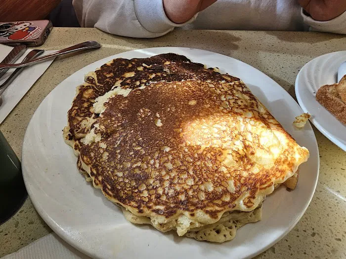 Seven Brothers Diner Picture 6