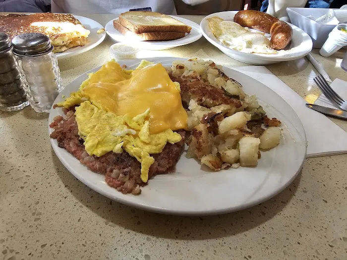Seven Brothers Diner Picture 1